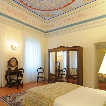 Gasthuis Palazzo Morichelli D'altemps 4*