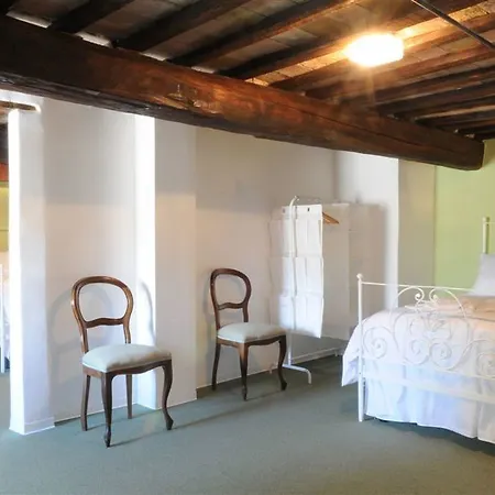 Gasthuis Palazzo Morichelli D'altemps 4*