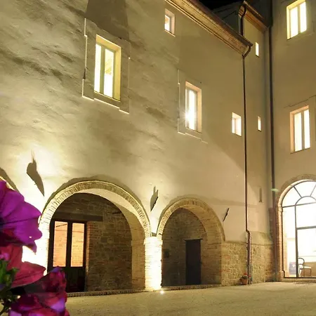 Gasthuis Palazzo Morichelli D'altemps San Ginesio